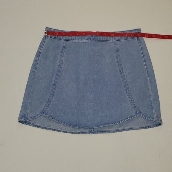 PacSun Scalloped Denim Mini Skirt Women’s Size 26 Light Wash Blue Denim Back Zip - Picture 5 of 14